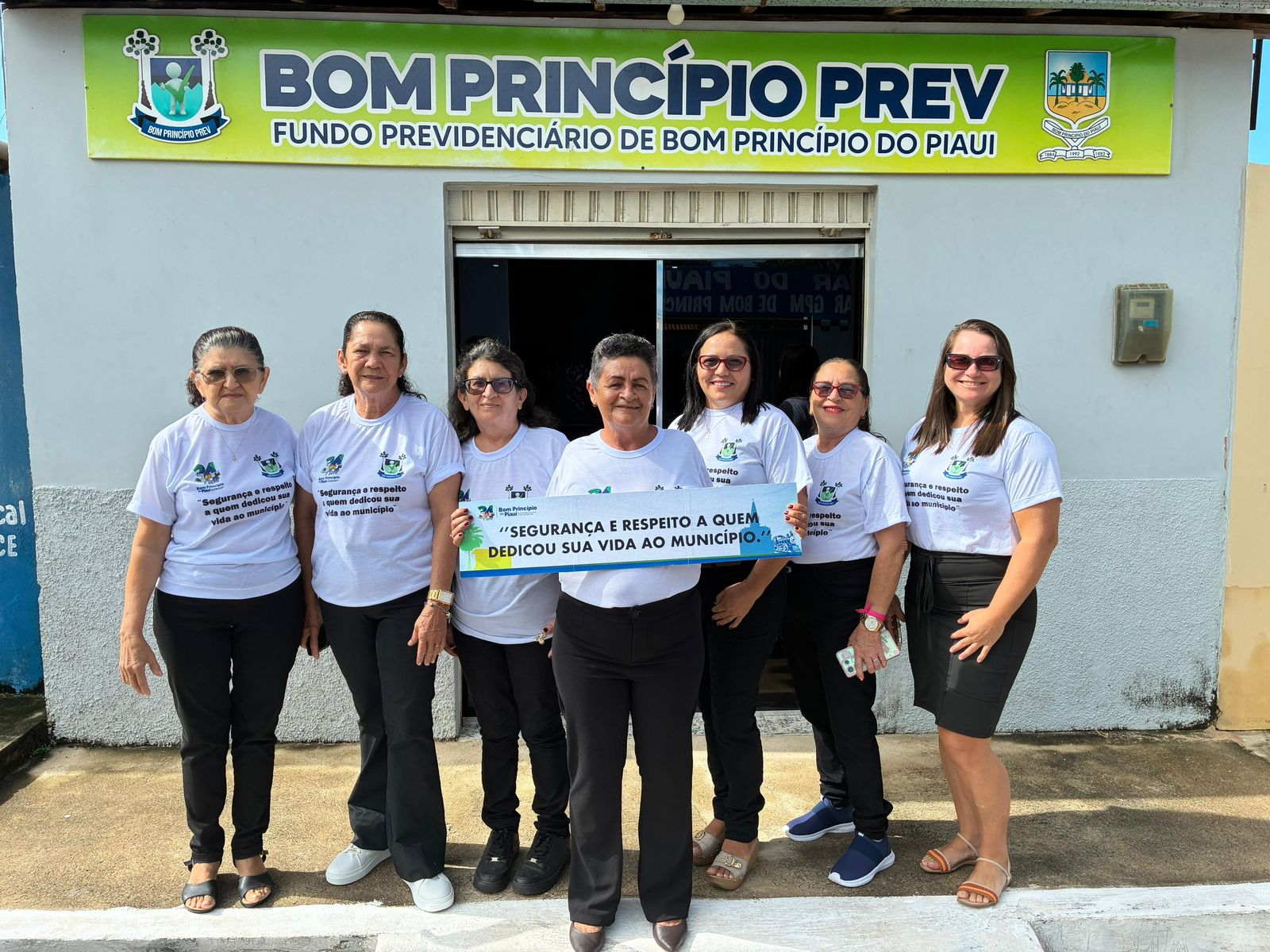Participação dos aposentados no desfile cívico do 34° aniversário de Bom Princípio do Piauí